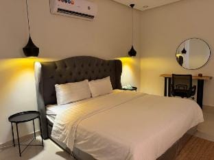 Chic & Spacious Apt | Lounge SH-A23 Vacation rental in Riyadh