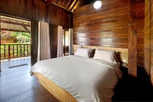 Jero Delod - Umah Dangin Vacation rental in Kediri