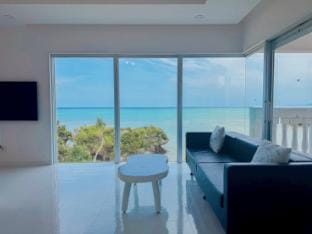 Beachfront Villa Shallows Vacation rental in Okinawa Prefecture