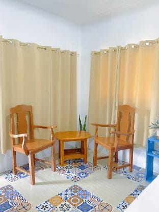 Affordable Room- Aqua (Motor Parking only) Vacation rental in Tagaytay
