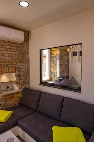 Villa Volos,Ela outdoor seating area FreeParking Vacation rental in Opatija
