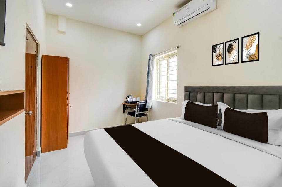 Super Townhouse Oak Kamineni Bus Stop Hotel in Hyderabad