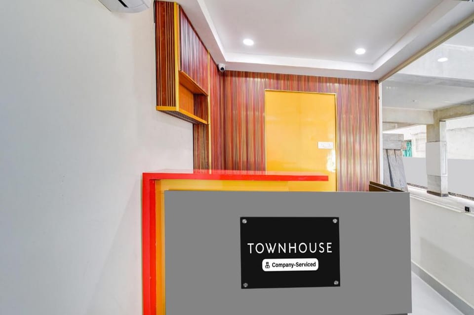 Super Townhouse Oak Kamineni Bus Stop Hotel in Hyderabad
