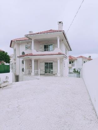 Room 5 With AC Contact Host for discount Villa in Cascais