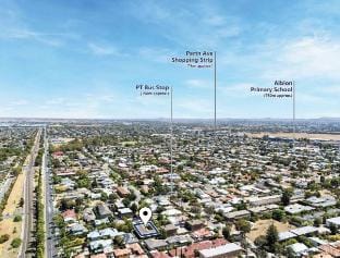 Near CBD & Airport | Free Parking & Self Check-In Apartment in Melbourne