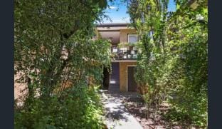 Near CBD & Airport | Free Parking & Self Check-In Apartment in Melbourne