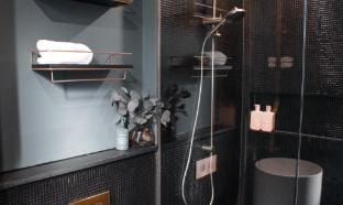Tiny 'Lagoon' Escape – Soft, Serene, Central! Apartment in Canberra
