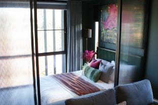 Tiny 'Lagoon' Escape – Soft, Serene, Central! Apartment in Canberra