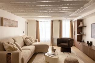 Luxurious apartment -2BR-6P- Louvre Museum Apartment in Paris