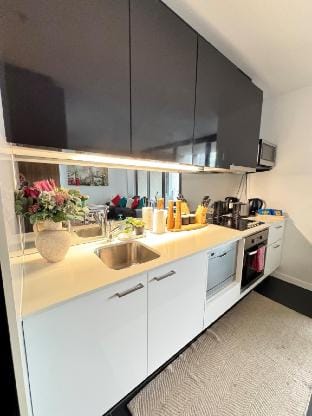 Elegant 2Bed Apt in Heart of the CBD. Free Parking Vacation rental in Melbourne