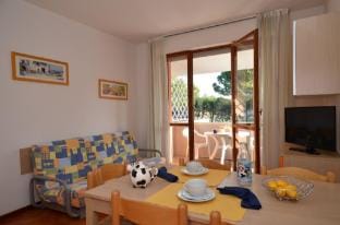 Relaxing Retreat with Shared Pool in Stylish Residence Apartment in Bibione