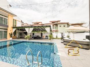 Fairy 2 Pool Villa (Karaoke+Huge Activities Venue) Vacation rental in Ipoh