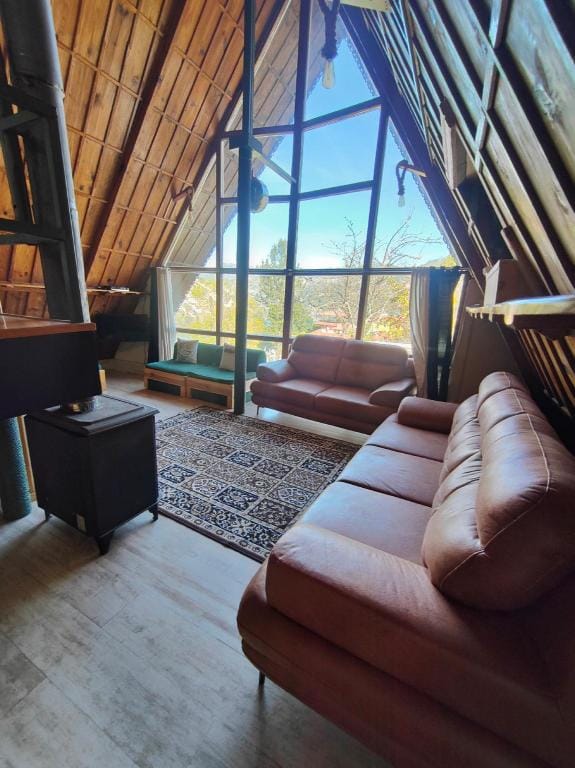 Blackbird Cottage Bhimtal Hotel in Uttarakhand