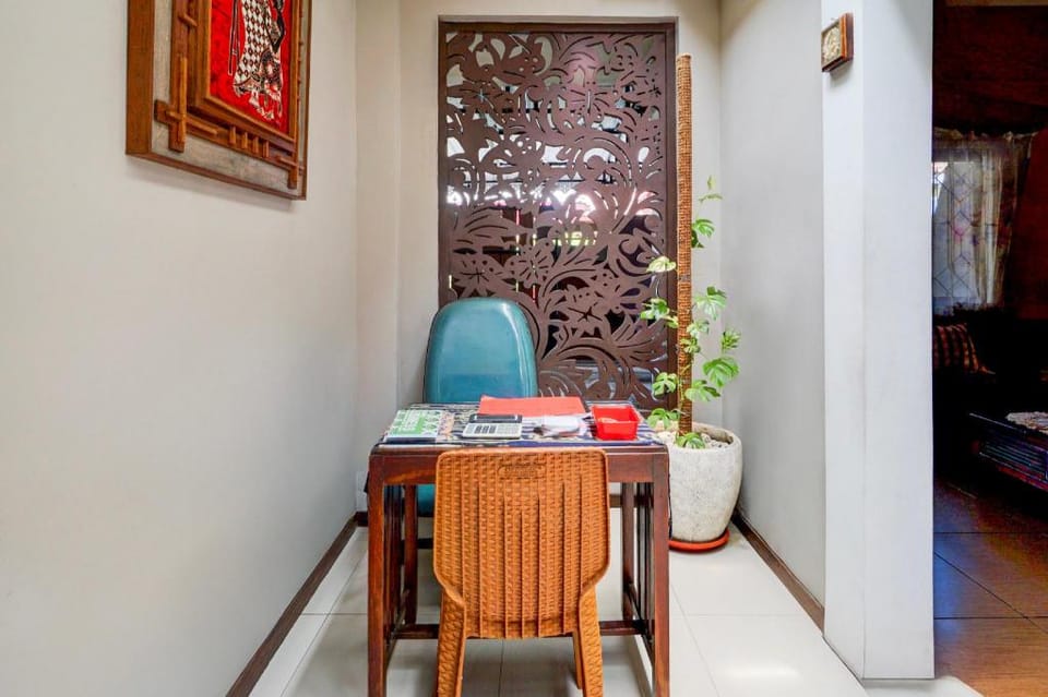OYO 94528 Sidomulyo Heritage Hotel in East Java