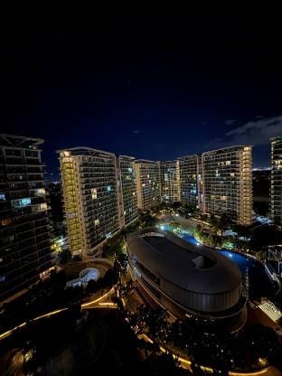 Sunset and Breeze by Azure - Overlooking Unit Vacation rental in Paranaque