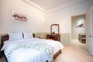 1BR Serviced Apt. Saigon City Center next to Park Vacation rental in Ho Chi Minh City