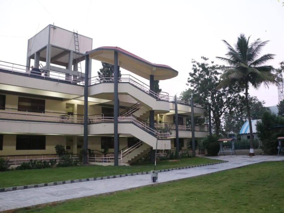 Swamy Resort Hotel in Maharashtra