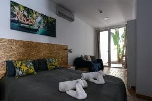 Pé na Areia - Guest House - Estúdio Vacation rental in Faro District