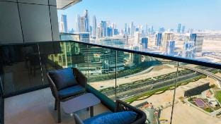 Elegant 1BR | Partial Burj Khalifa View | King Bed Vacation rental in Dubai