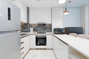 Cozy 3BR | City View l King size Bed Vacation rental in Dubai