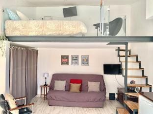 Studio apartment with private terrace in Cascais Vacation rental in Estoril