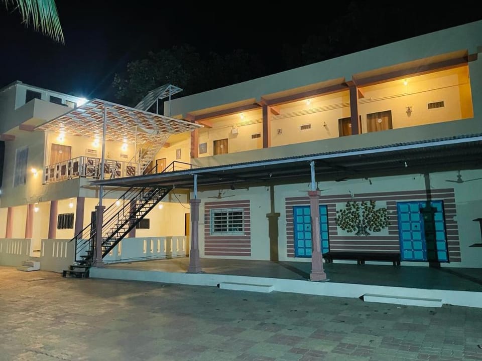 DHANLAKSHMI ORCHARD Hotel in Gujarat