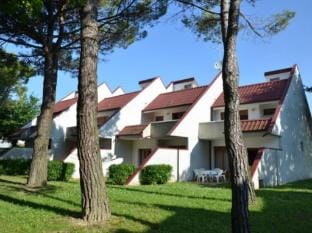 Villa Retreat Steps from the Beach and the City Life Apartment in Bibione