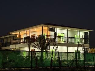 Beautiful Farmhouse River side Farm Stay in Noida