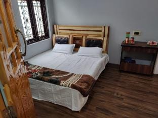 LAKE Central Vacation rental in India