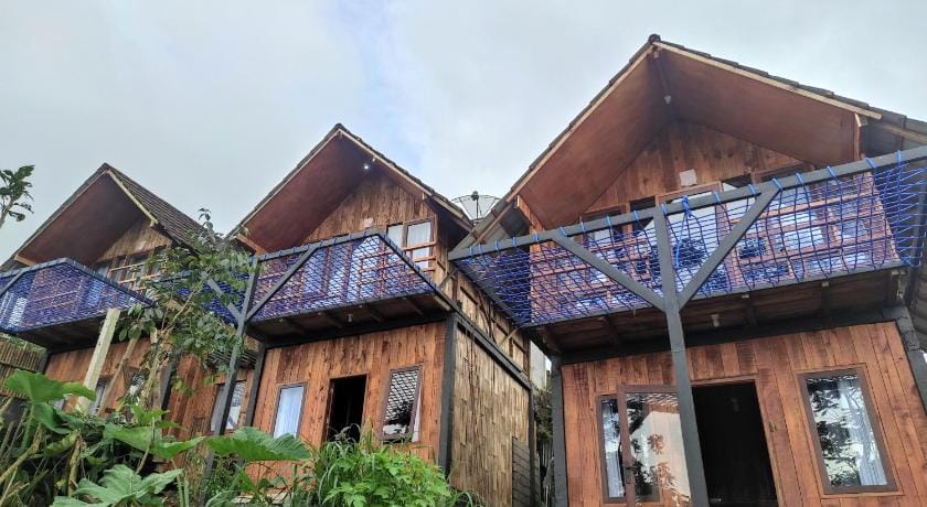 Wana Wooden House Bed and Breakfast in Bali