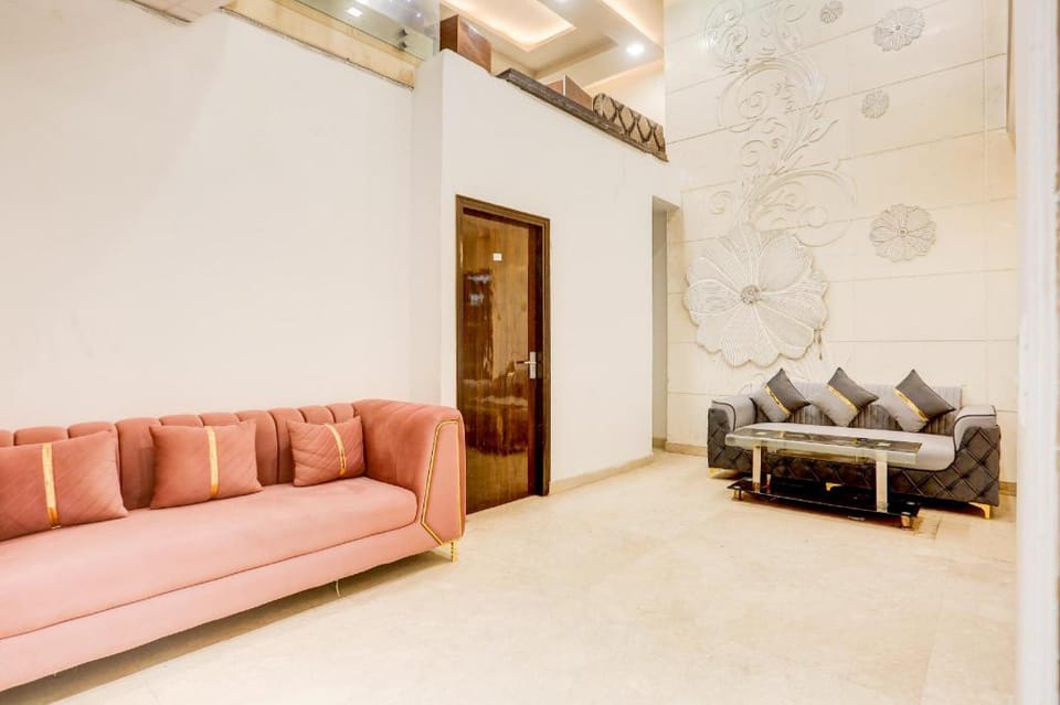 Super Hotel O Golden key Hotel in Delhi
