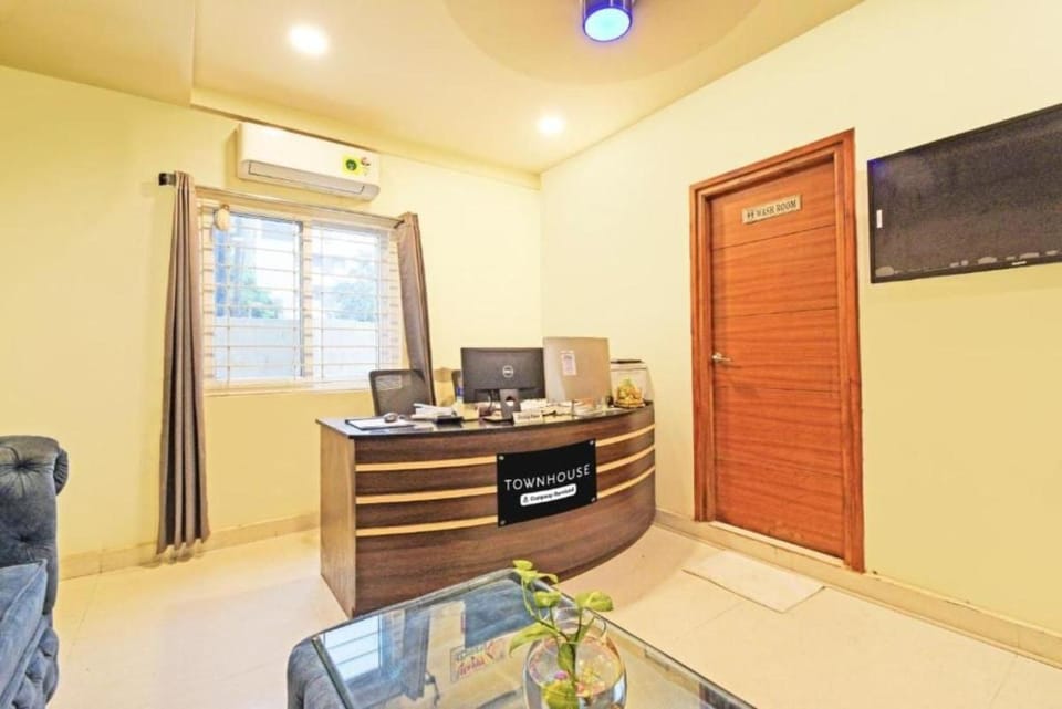 Townhouse Chandanagar Railway Station Hotel in Hyderabad