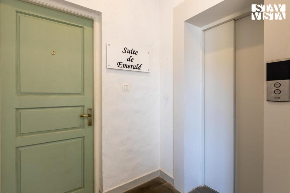 StayVista at Suite De Emerald Apartment in Mandrem