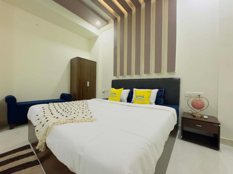 Home Escape 2BHK Casa Near Mahakal - City Centre Apartment in India