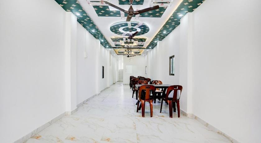 Hotel O Aarush Hotel And Restaurant Hotel in Uttar Pradesh