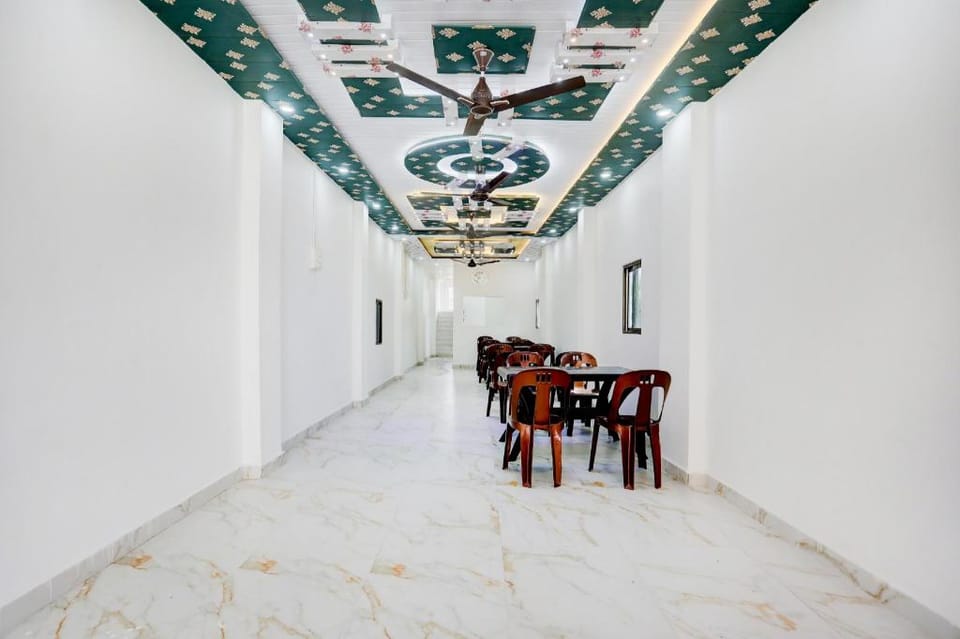 Hotel O Aarush Hotel And Restaurant Hotel in Uttar Pradesh