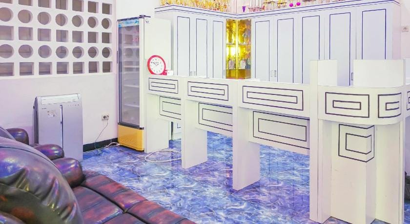 Kaku Maru Kostel Mitra RedDoorz Hotel in Indonesia