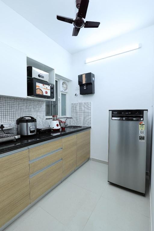 Gagal Home - Malad Suite Apartment in Mumbai