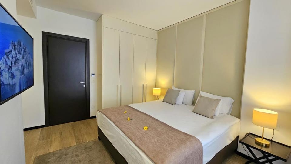 Royalis Suites Rafailovici - Beachfront Sea View Apartments Apartment hotel in Budva Municipality