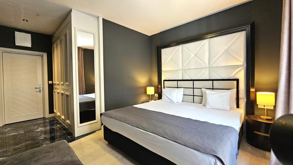 Royalis Suites Rafailovici - Beachfront Sea View Apartments Apartment hotel in Budva Municipality