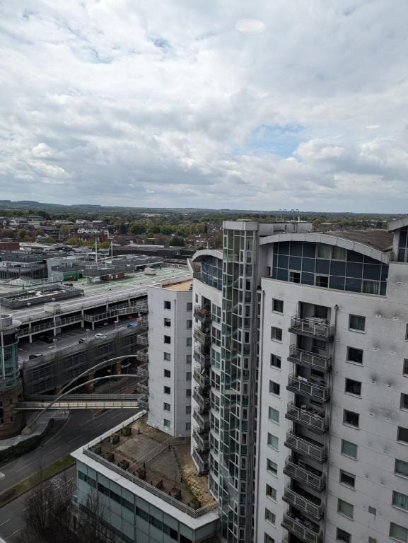 Skyline Plaza by Viridian Apartments, Basingstoke Hotel in Basingstoke