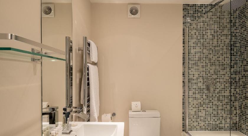Fitzrovia Charlotte Street by Viridian Apartments Hotel in London Borough of Islington