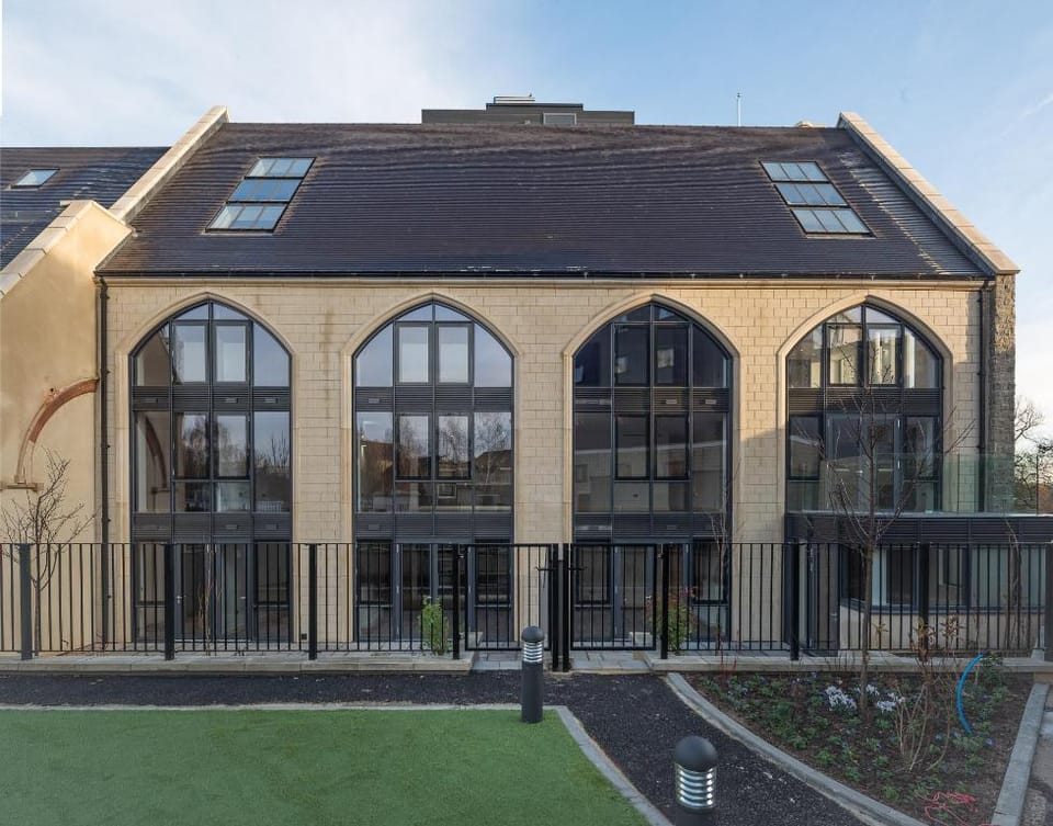 Viridian Apartments Kew Bridge - St Georges Hotel in Brentford