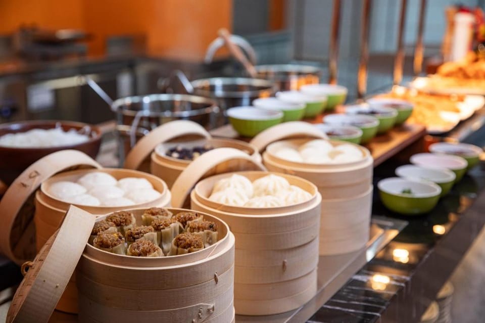 深圳宝安新安希尔顿欢朋酒店 Bed and Breakfast in Hong Kong