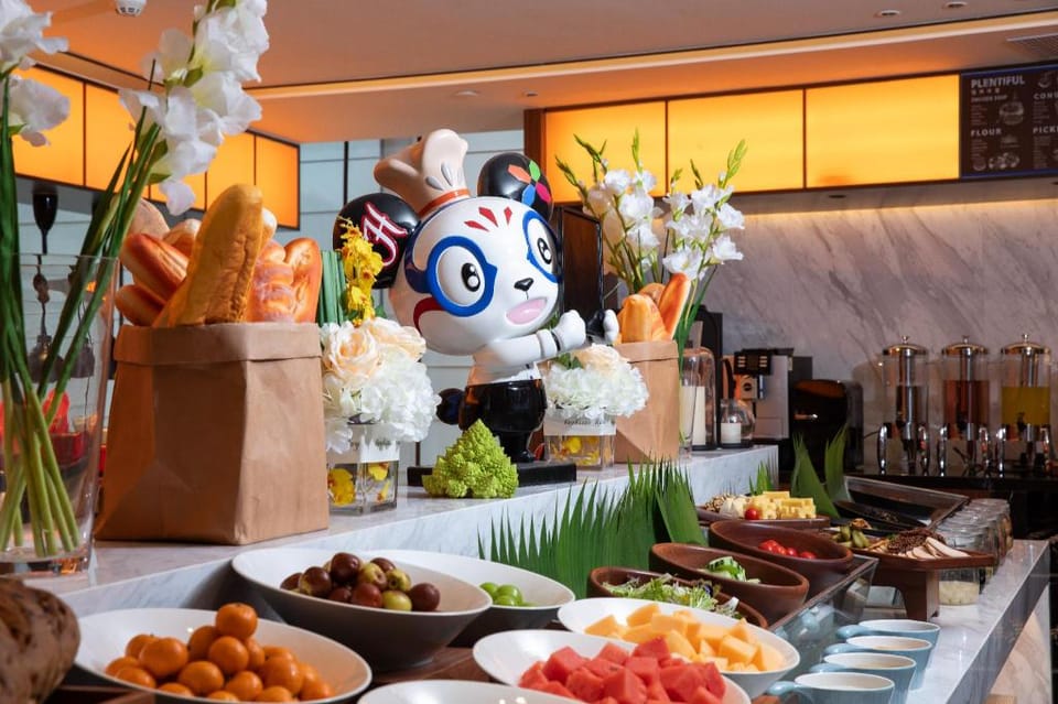 深圳宝安新安希尔顿欢朋酒店 Bed and Breakfast in Hong Kong