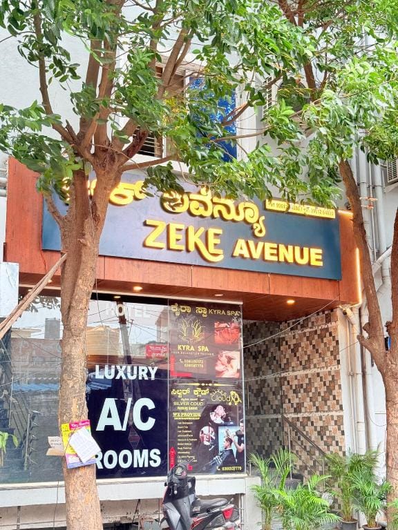 Hotel Zeke Avenue Hotel in Bengaluru