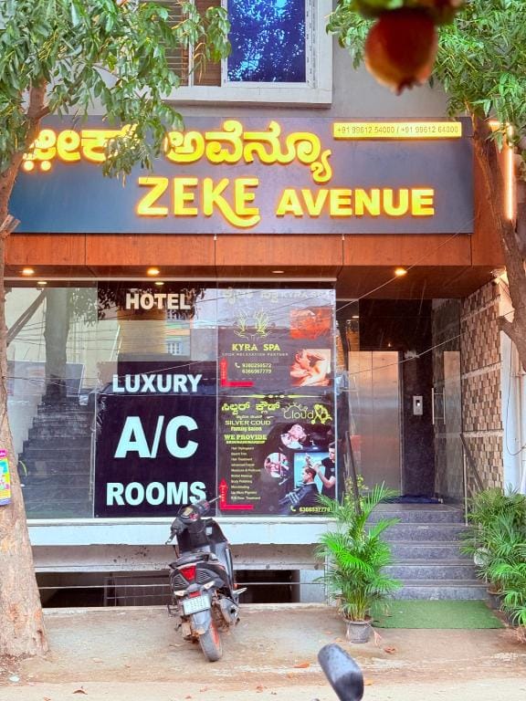 Hotel Zeke Avenue Hotel in Bengaluru