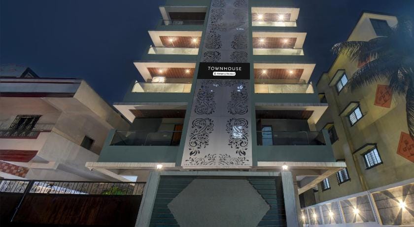 Townhouse Sapphire Star Chappan Market Hotel in India