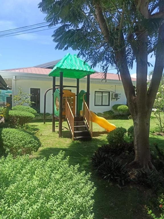 Cozy, Stylish loft in Cebu Apartment in Lapu-Lapu City