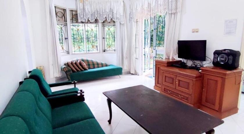 Villa Kota Bunga Puncak by akuvila Hotel in West Java